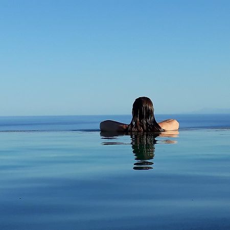 The Infinity 180 Luxury Suites Milia Eksteriør billede