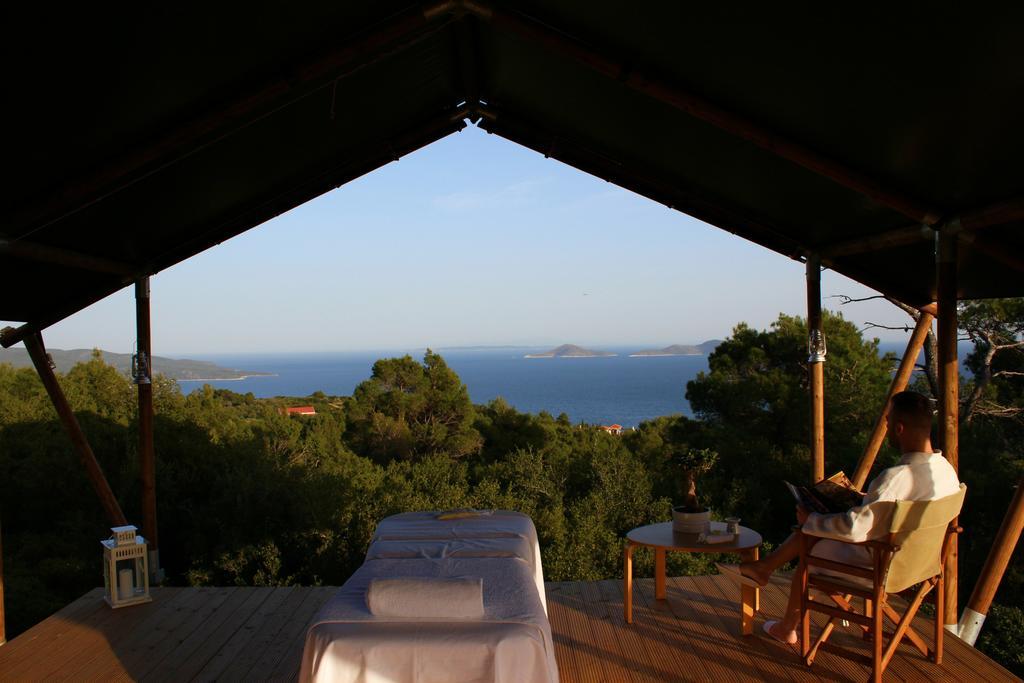 The Infinity 180 Luxury Suites Milia Eksteriør billede