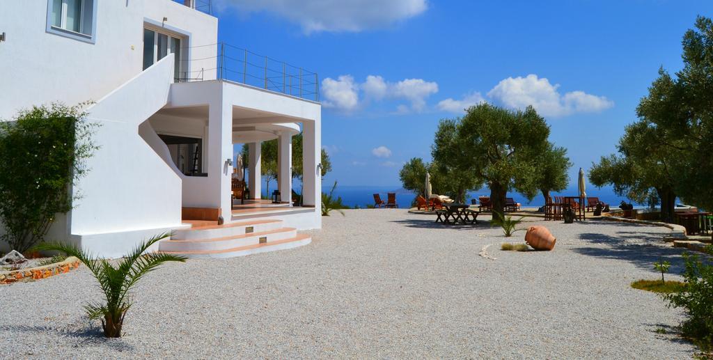 The Infinity 180 Luxury Suites Milia Eksteriør billede