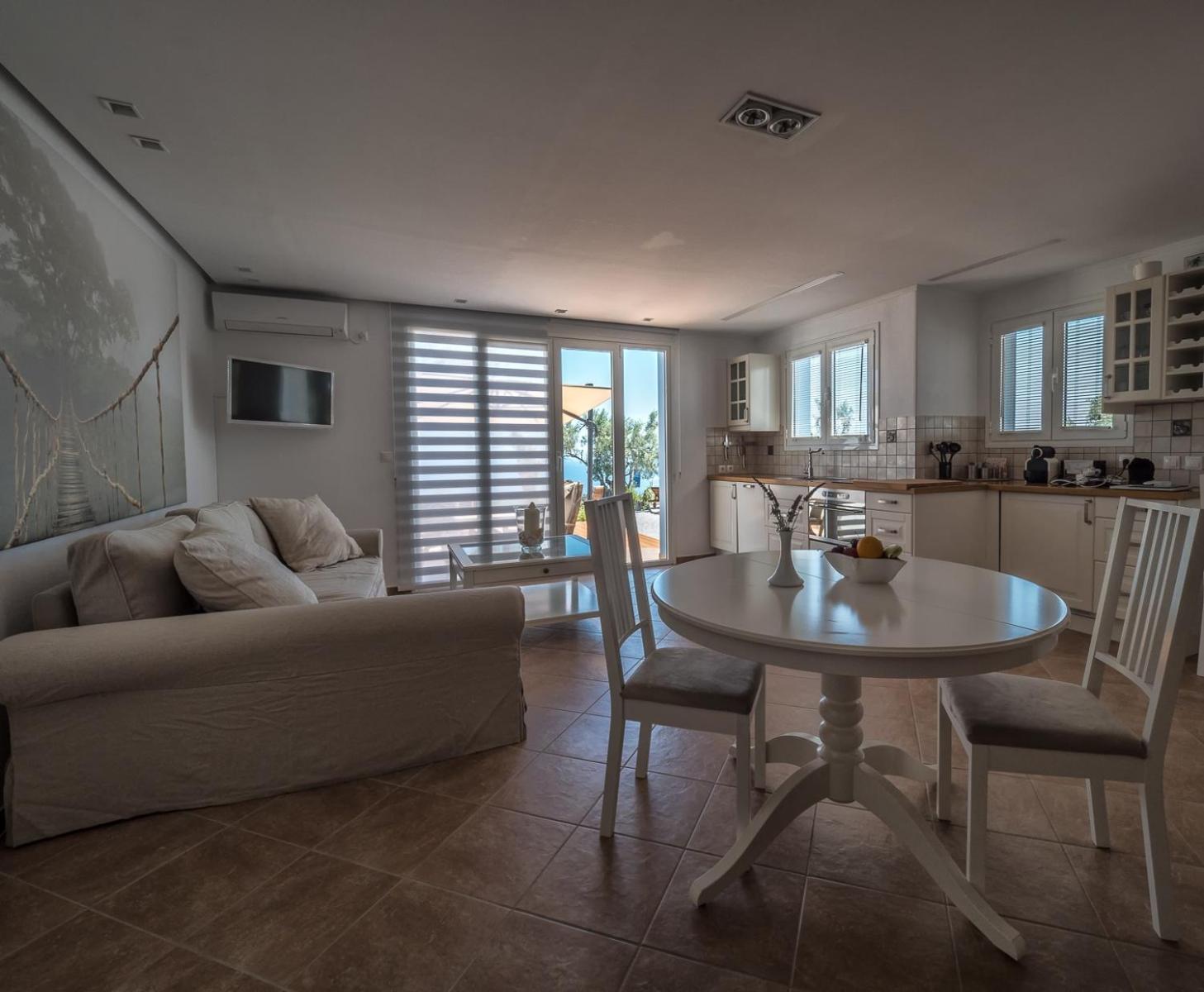 The Infinity 180 Luxury Suites Milia Eksteriør billede