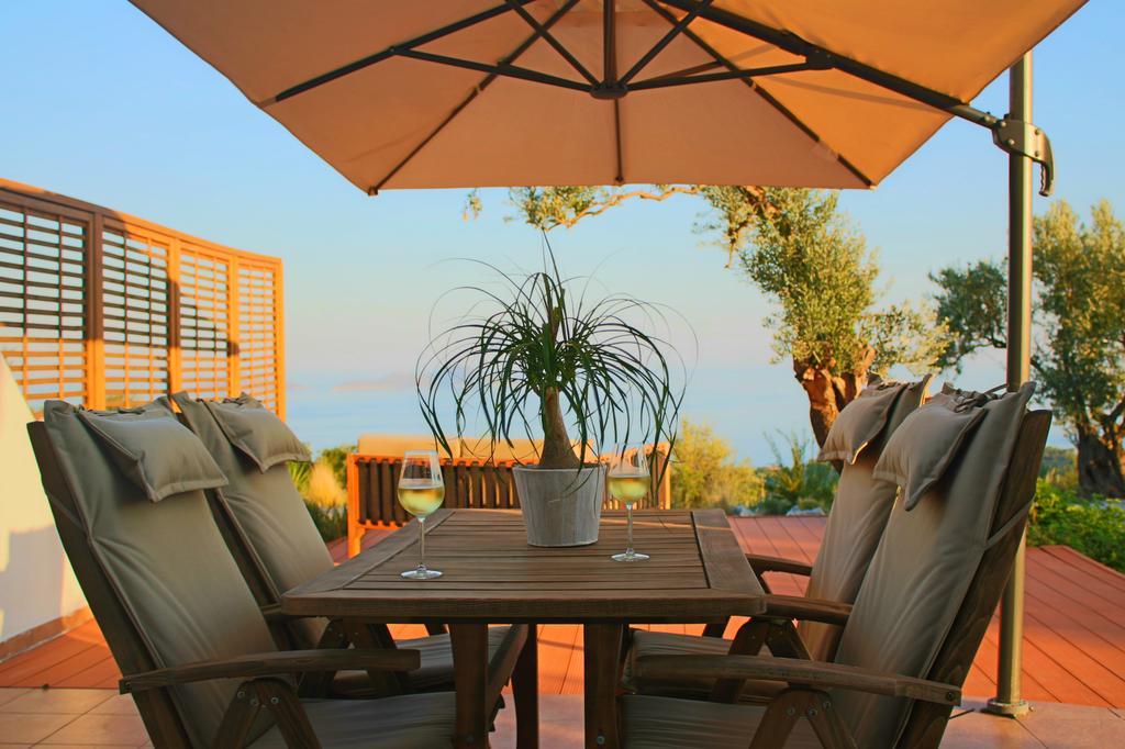 The Infinity 180 Luxury Suites Milia Eksteriør billede